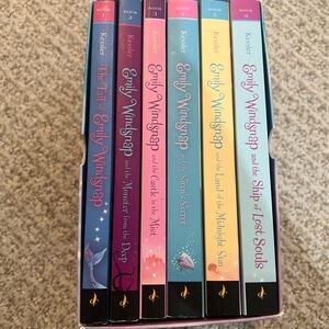 Emily Windsnap: Six Swishy Tails of Land and Sea: Books 1-6 set